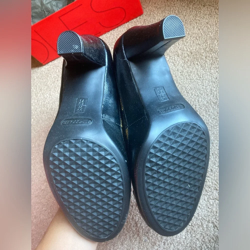 🍂EUC Beautiful Aerosole Open Toe Lace Heels - Picture 3 of 3